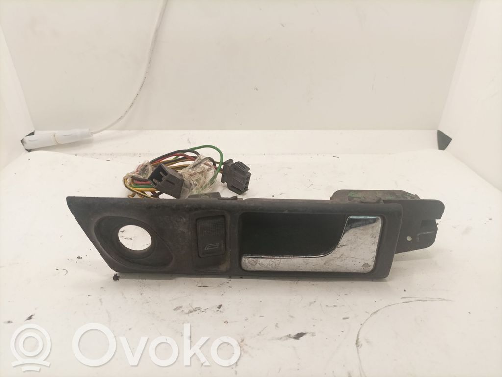 Manecilla interna puerta trasera   4A0839020A