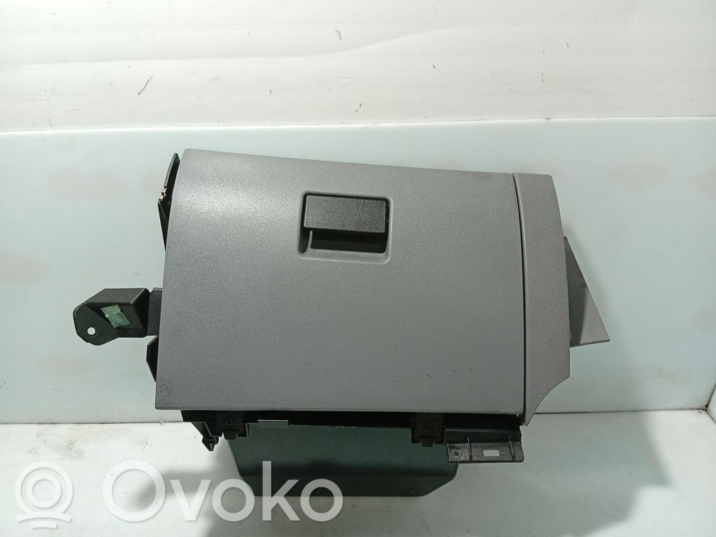 Ford Focus Schowek deski rozdzielczej 