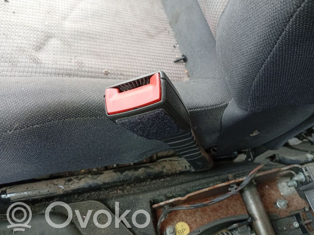 Opel Vectra C Klamra przedniego pasa bezpieczeństwa 