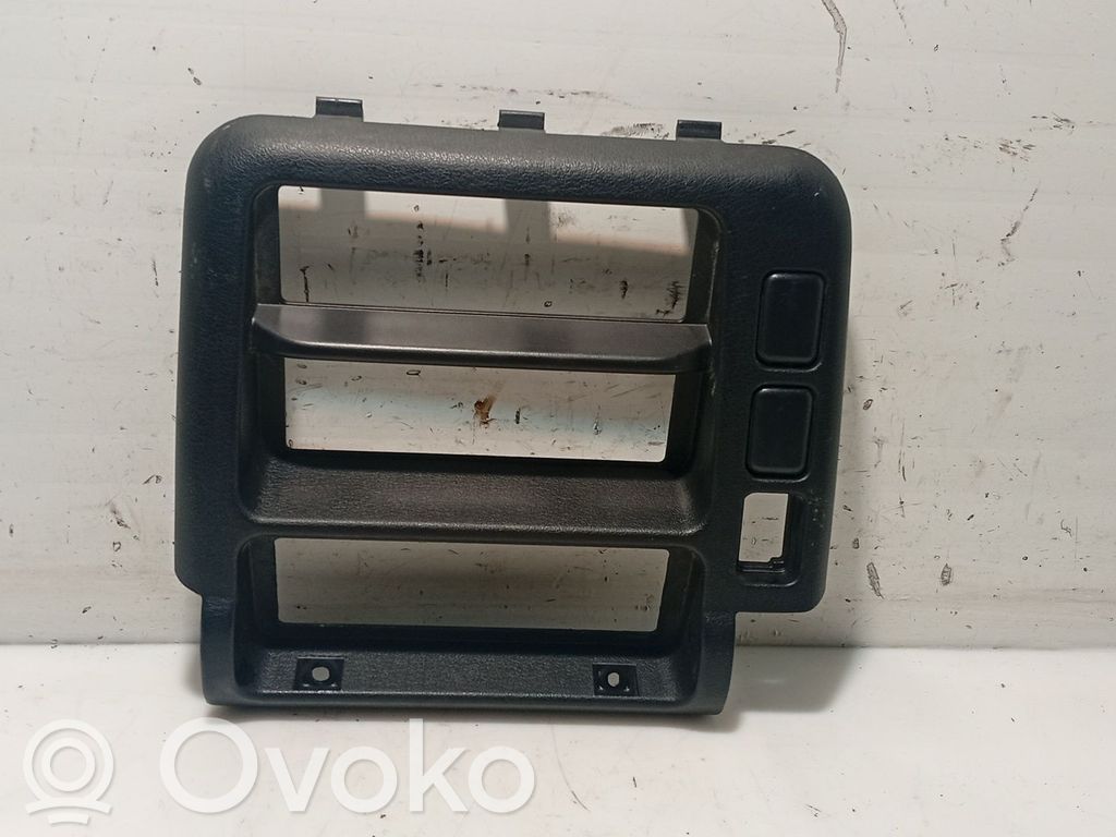 Inne części wnętrza samochodu   682608C810