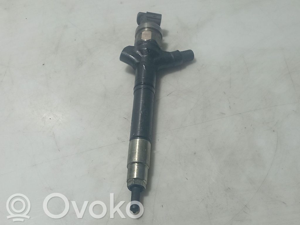 Toyota Avensis T250 Inyector de combustible