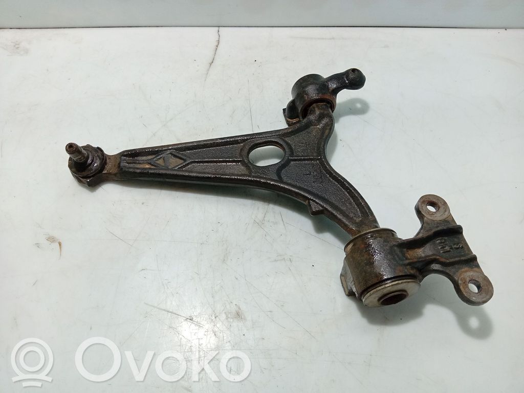 Peugeot 807 Рычаг 