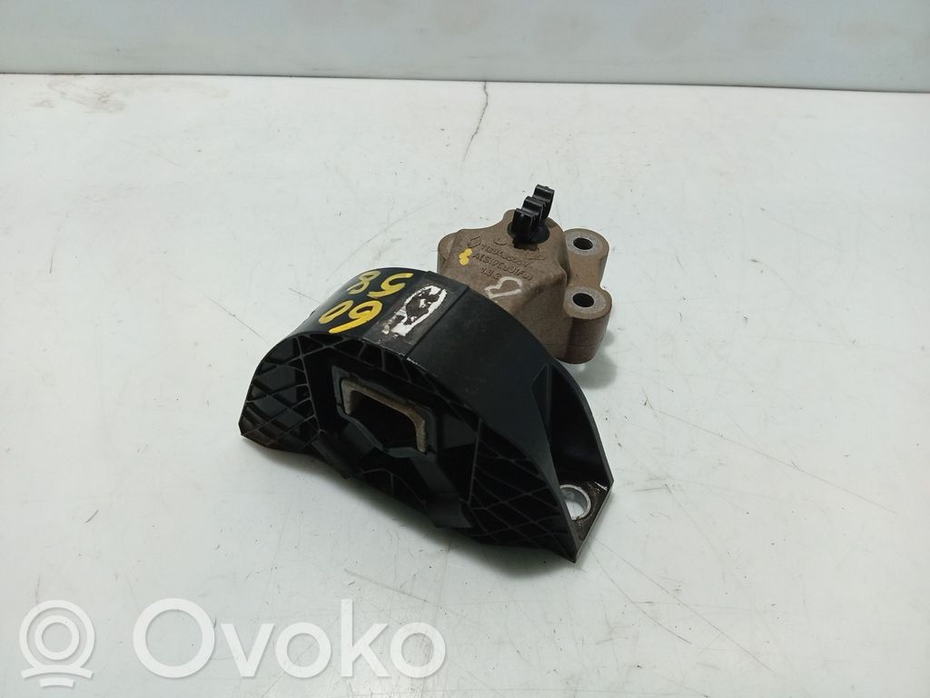 Renault Clio IV Engine mount bracket 