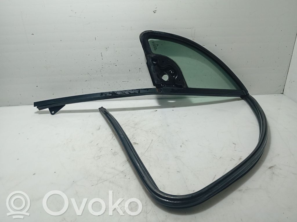 Citroen C3 Front triangle window/glass 