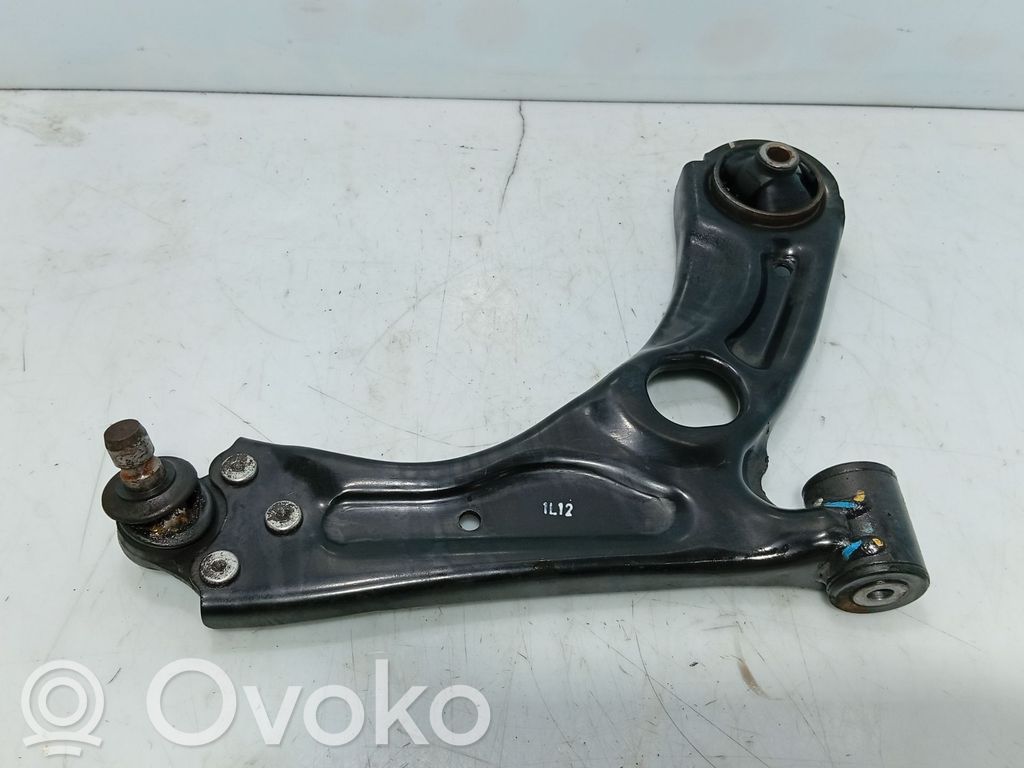 Chevrolet Aveo Priekinė svirtis 
