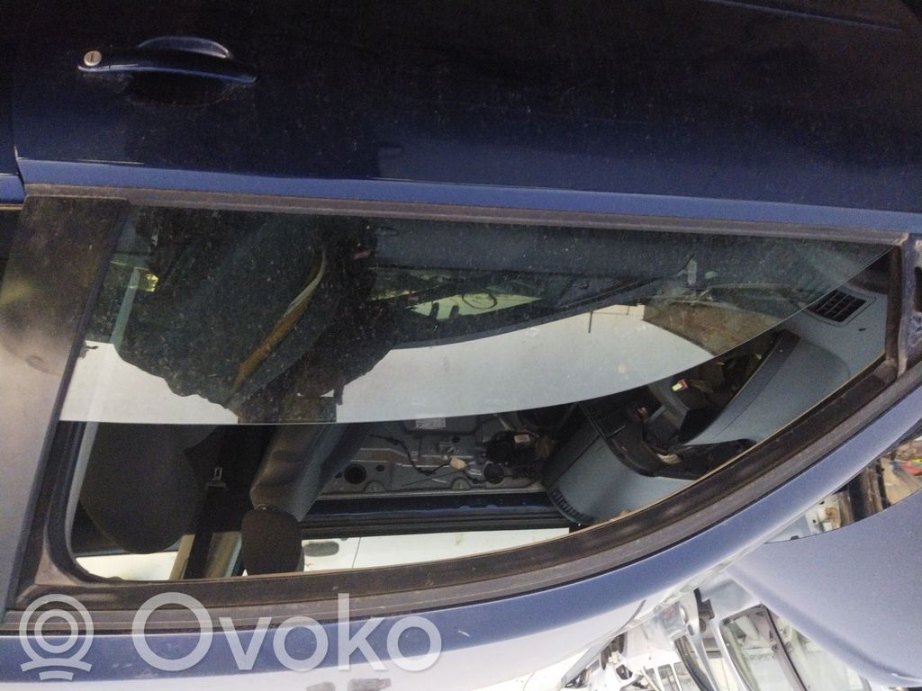 Volkswagen Polo Vetro del finestrino della portiera anteriore - quattro porte 