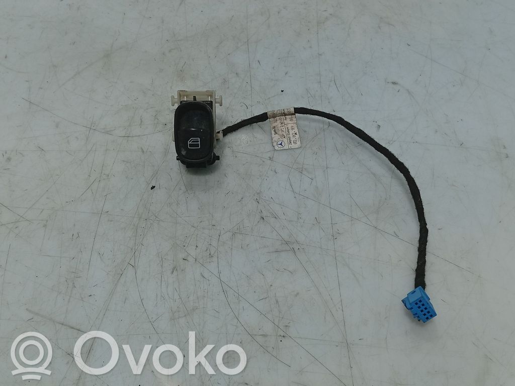 Comutator comandă geamuri electrice   2038200210,211003NQ04,501807