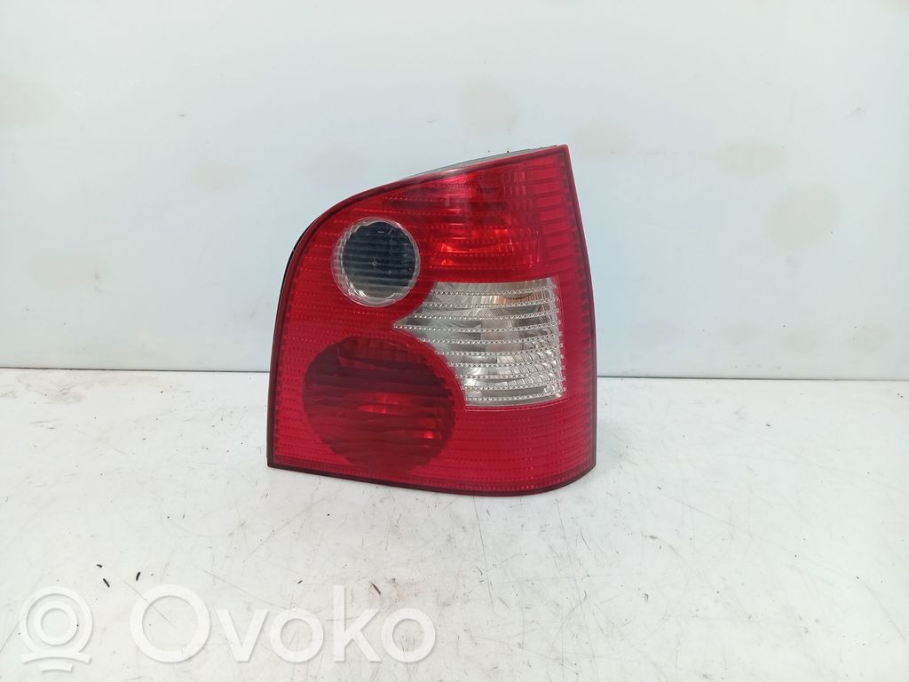 Volkswagen Polo Lampă spate în caroserie 