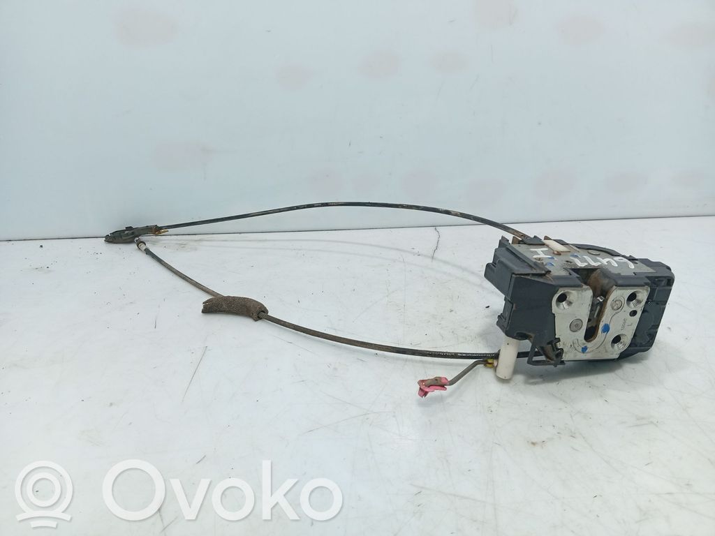 Nissan Micra Priekšpusē slēdzene 