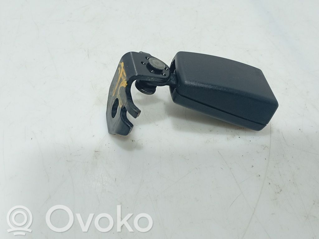 Opel Corsa D Klamra przedniego pasa bezpieczeństwa 