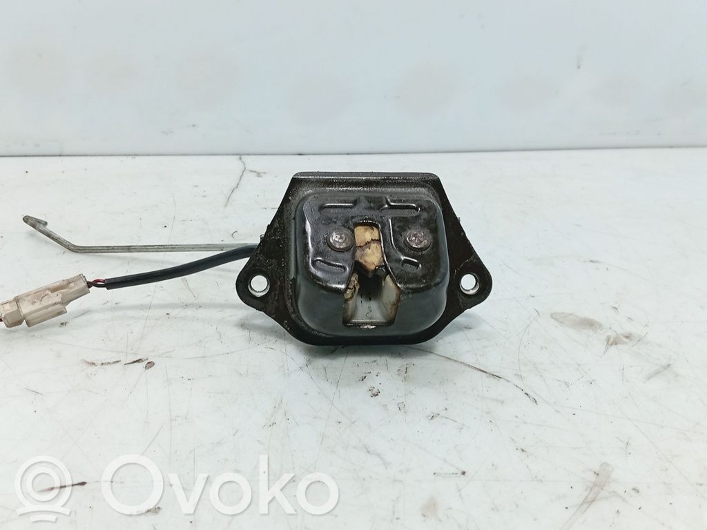 Nissan Almera N16 Loquet de verrouillage de hayon