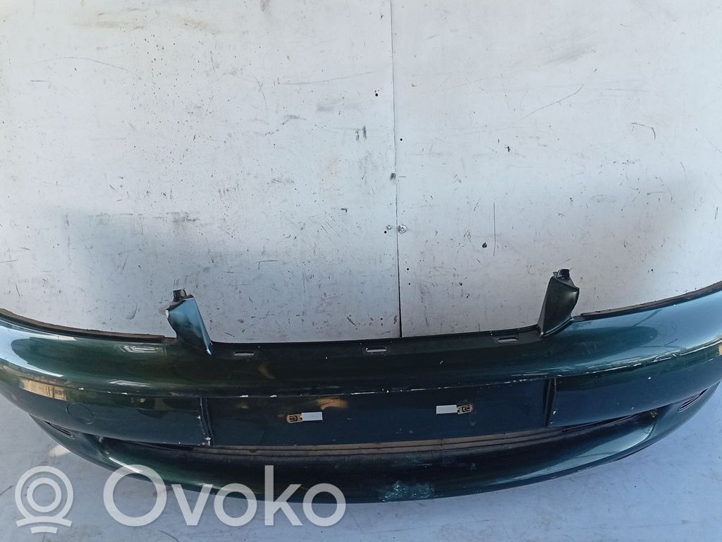 Opel Vectra B Parachoques delantero 