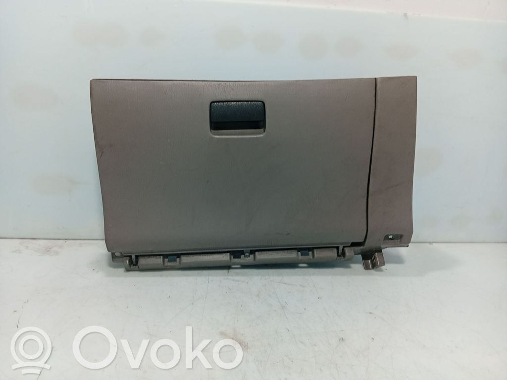 Guantera   68500AV610,LHD681082F901