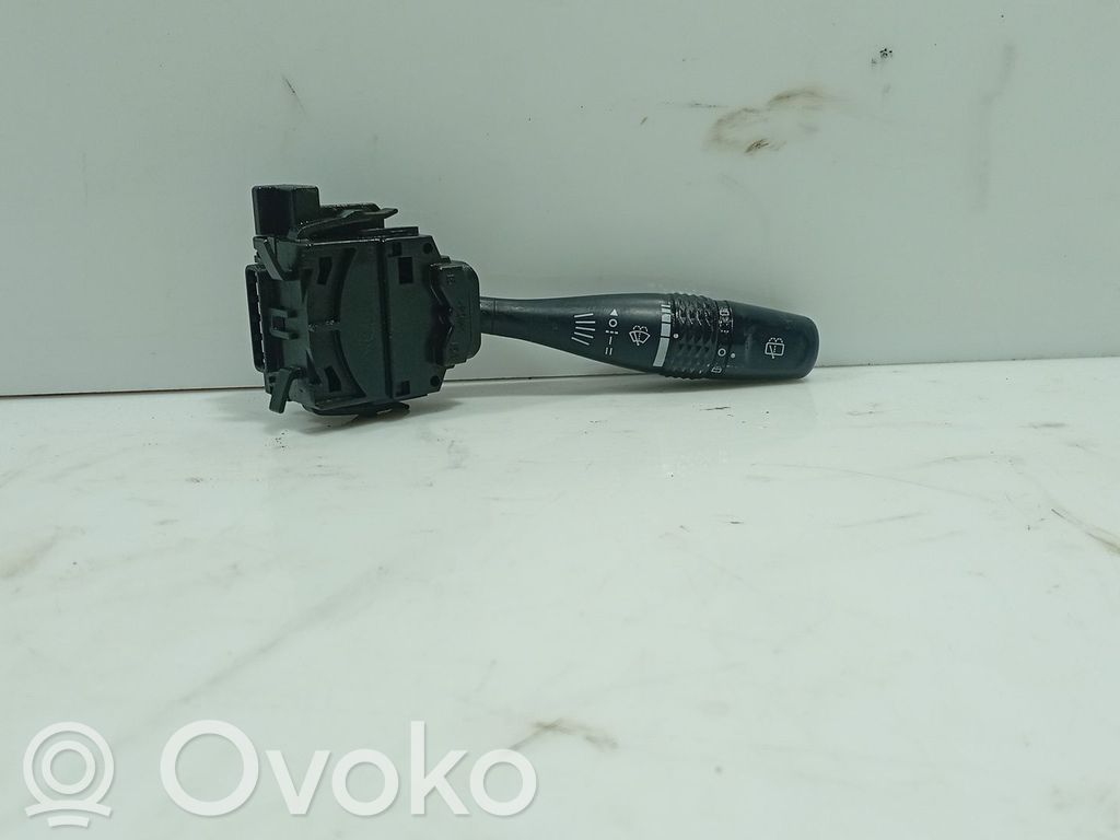Mitsubishi Montero Pyyhkijän vipu 