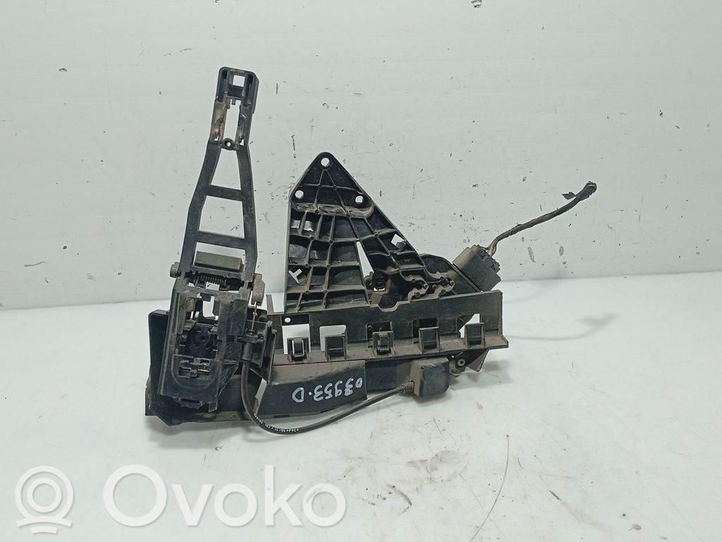 Ford Focus Priekšpusē slēdzene 