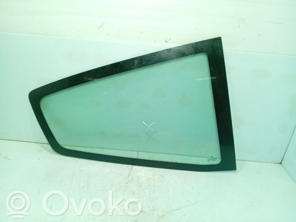 Citroen C2 Rear side window 