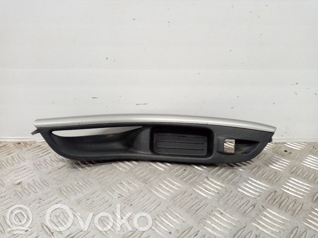 Ford Focus Front door interior handle trim 
