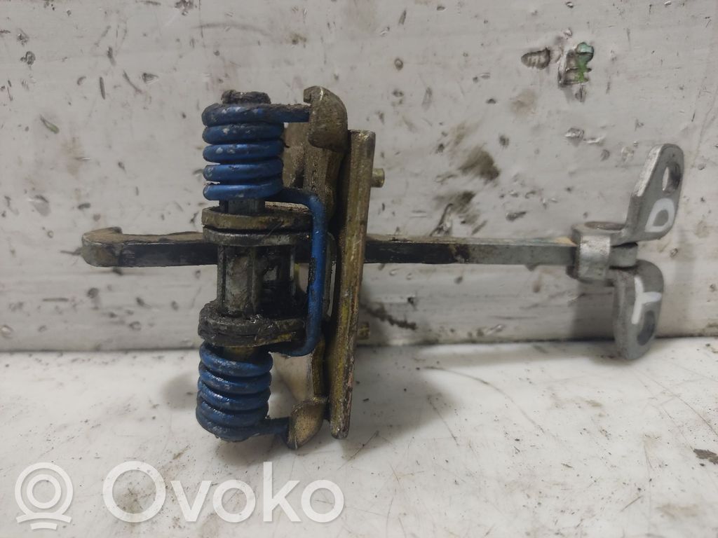 Citroen C5 Aircross Etuoven pidätin 