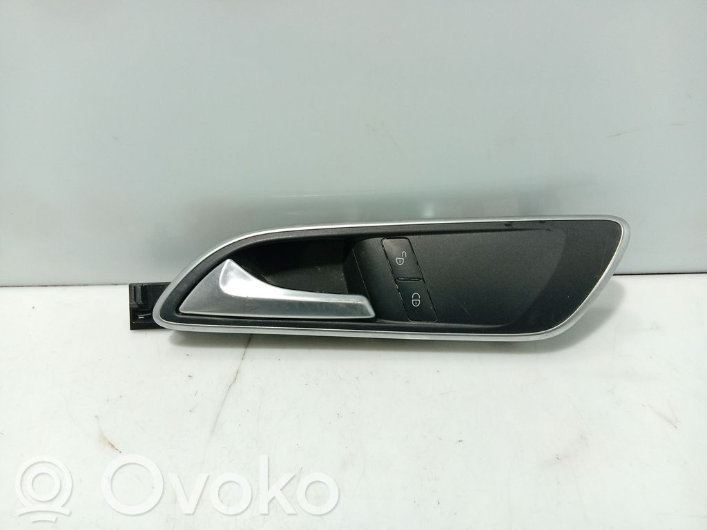 Mercedes-Benz A W176 Klamka wewnętrzna drzwi przednich 