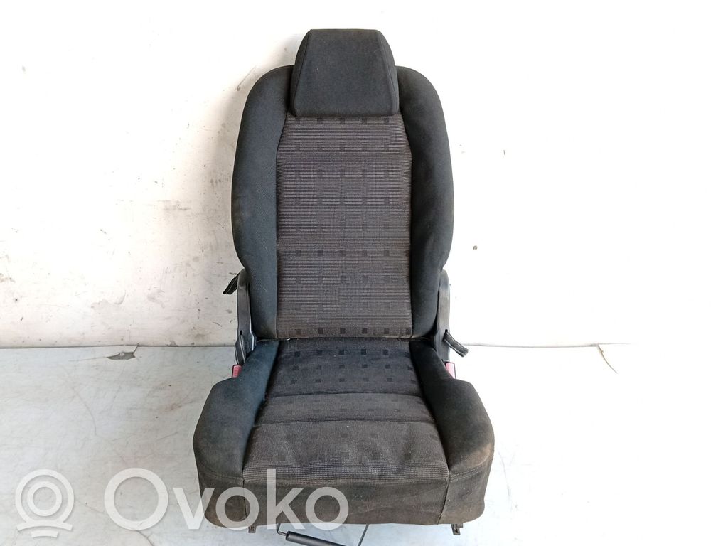 Peugeot 307 Etumatkustajan istuin 