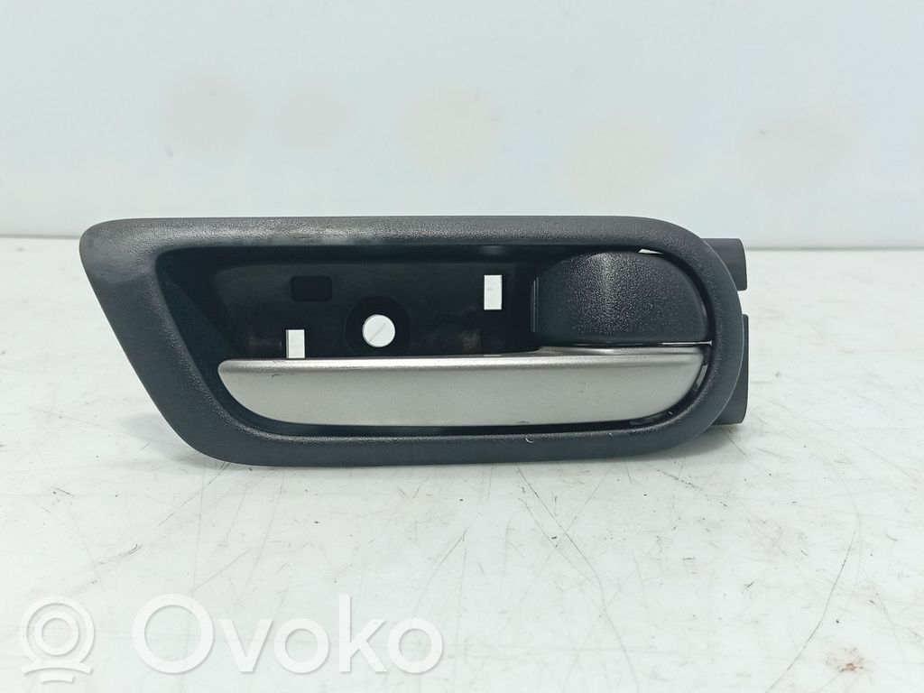 Manecilla interna puerta delantera   GS1D58330C02