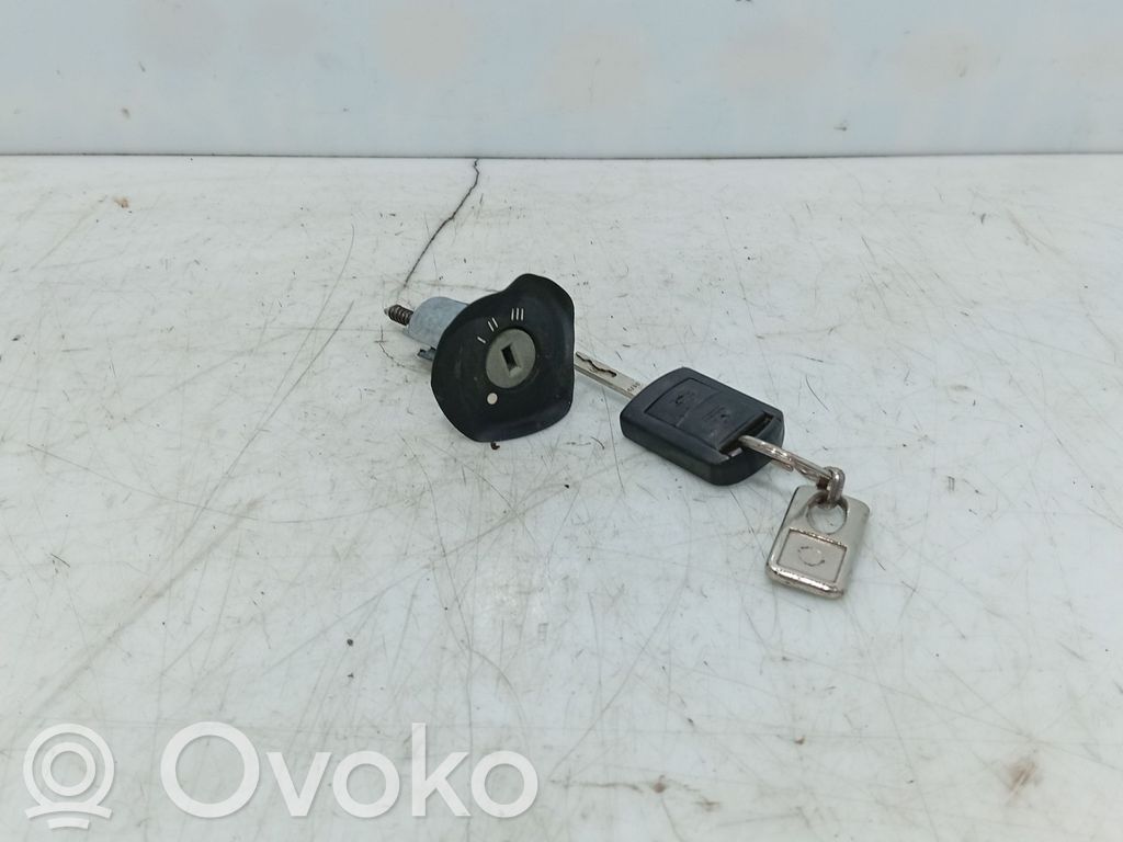 Opel Corsa C Aizdedzes atslēga 