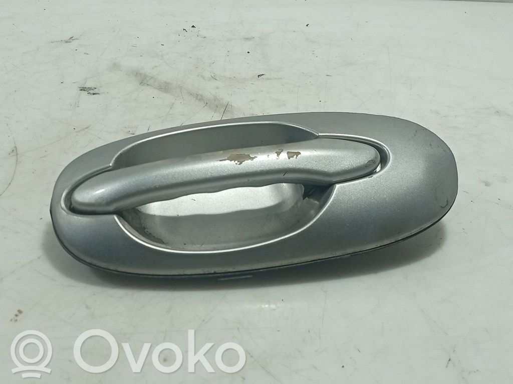 KIA Carnival Manecilla externa puerta trasera 