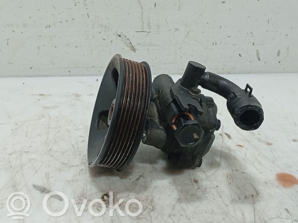 KIA Sorento Ohjaustehostimen pumppu 