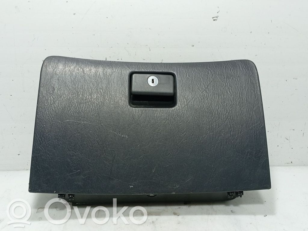 Toyota Corolla E120 E130 Guantera 