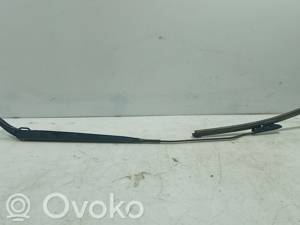 Citroen C3 Front wiper blade arm 