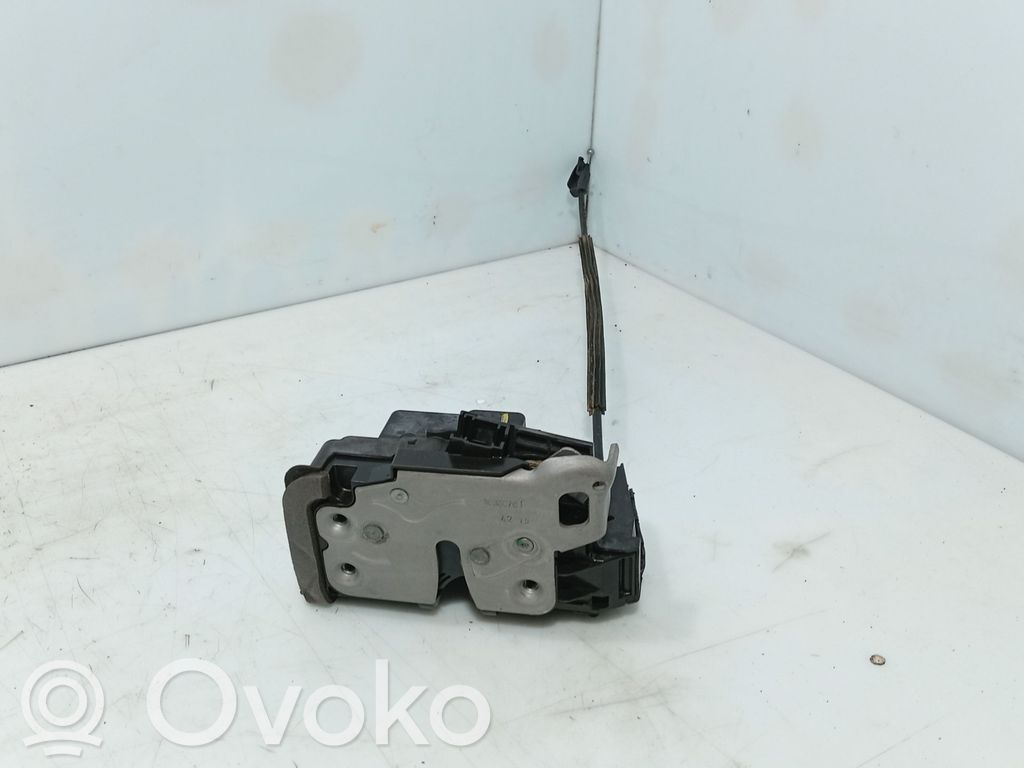 Opel Astra K Takaoven lukko 