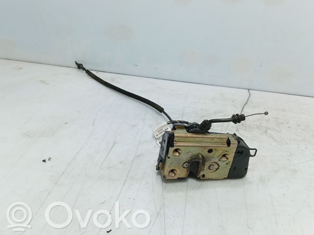 Citroen C3 Takaoven lukko 