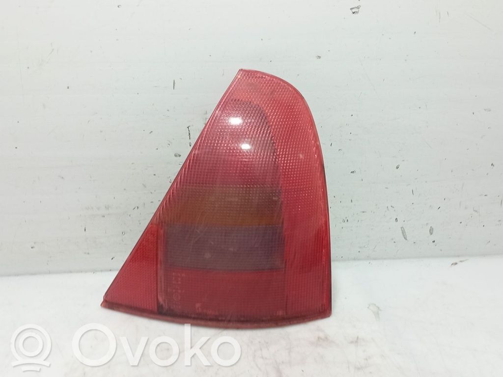 Renault Clio I Luz trasera/de freno 