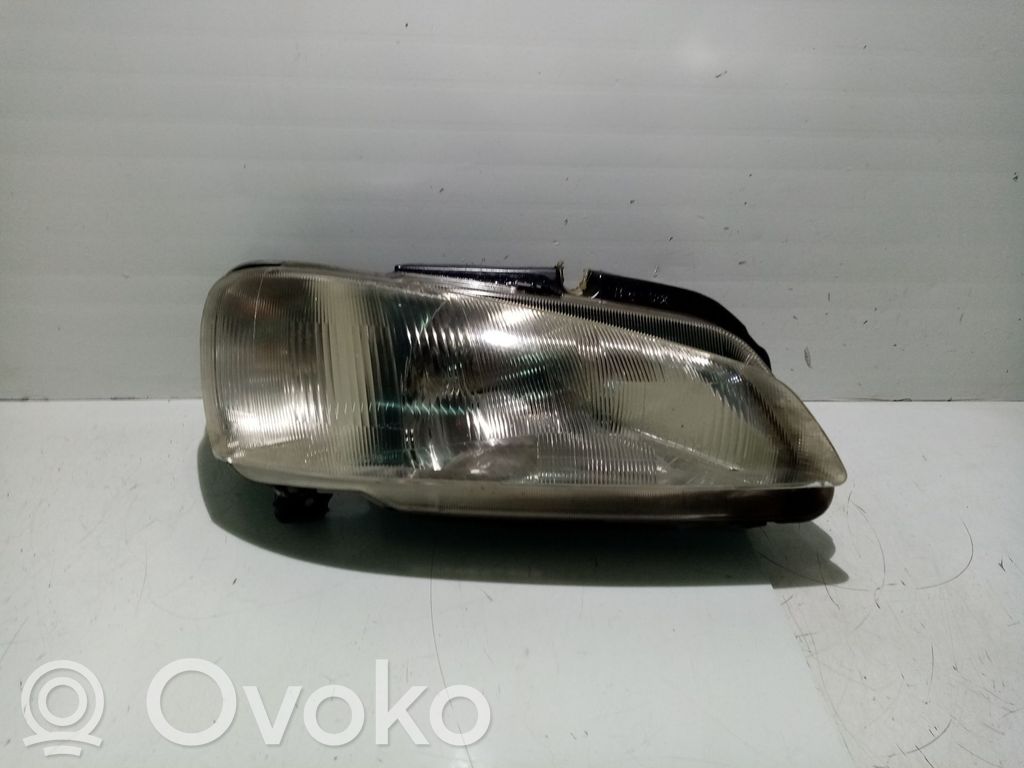 Peugeot 106 Scheinwerfer 