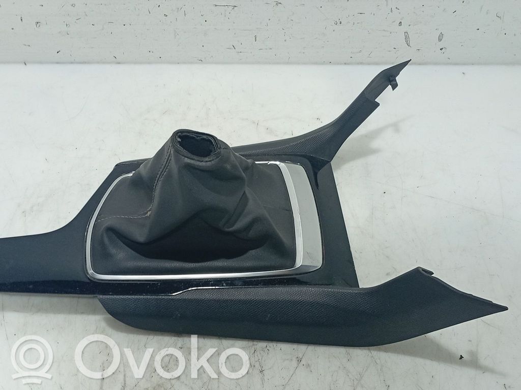 Otros repuestos del interior   9677993380