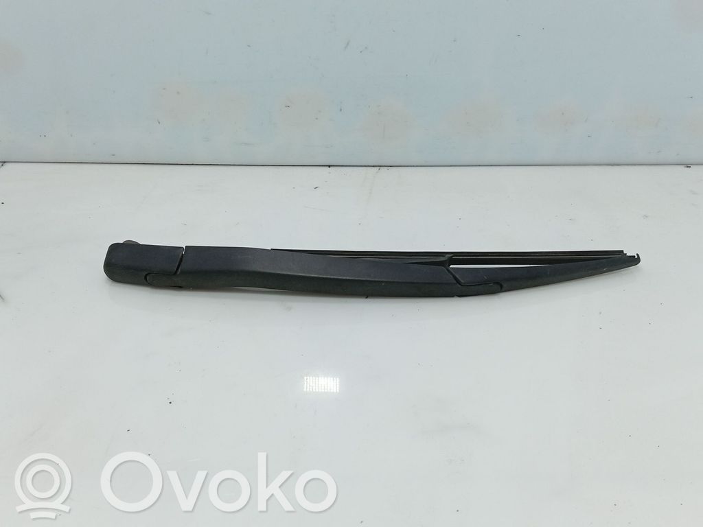 Opel Corsa D Braccio della spazzola tergicristallo posteriore 