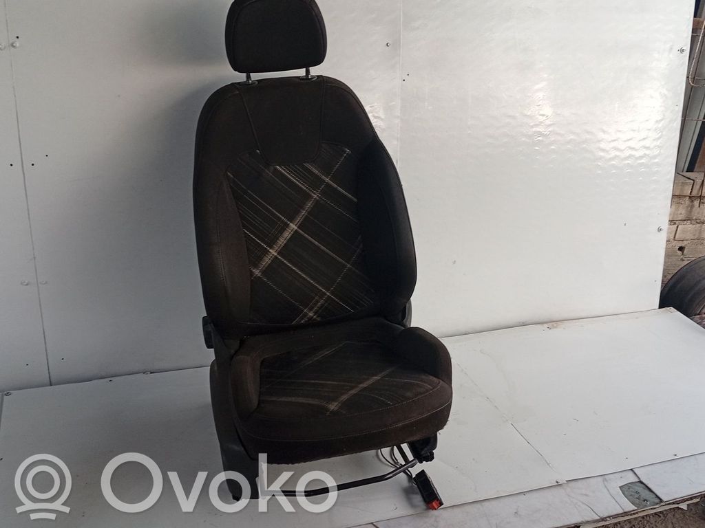 Opel Corsa E Fotel przedni pasażera