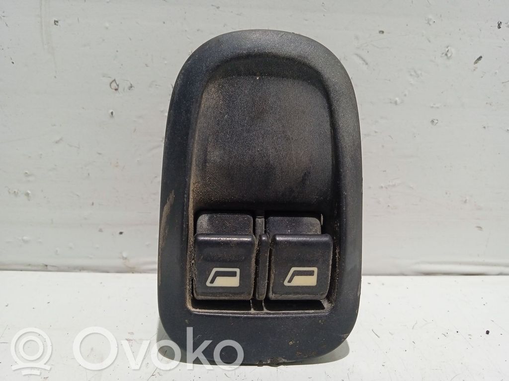 Peugeot 306 Przyciski szyb 