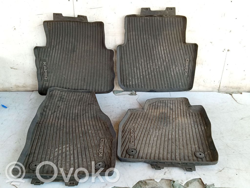 Skoda Kamiq Capac lateral zonă picioare 