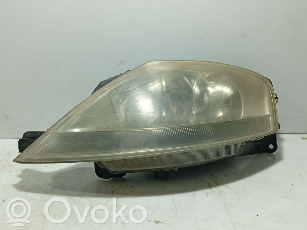 Phare frontale   620885,9682673080