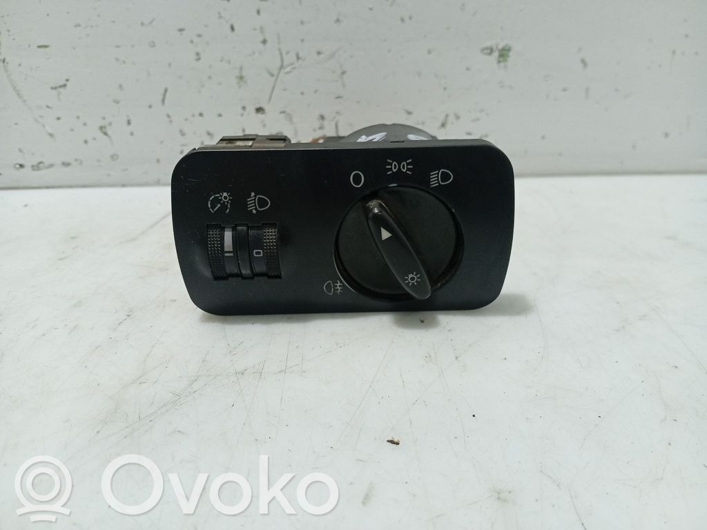 Interruptor de control del panel de luces   1M1941531D,1M2941531E56J,04052136