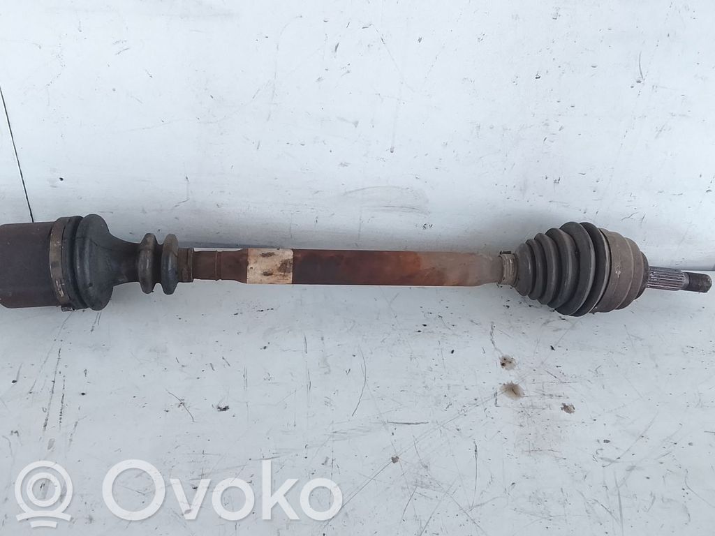 Etuvetoakseli   8200624049,7701352776