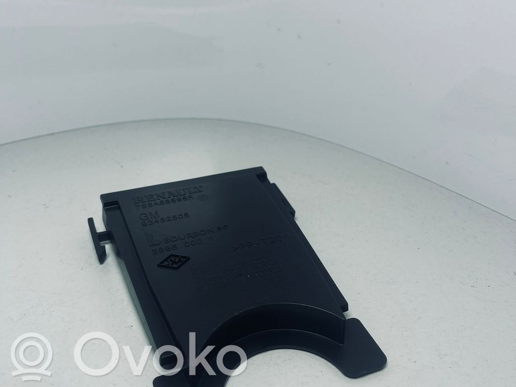 Renault Trafic III (X82) Fuse box cover 
