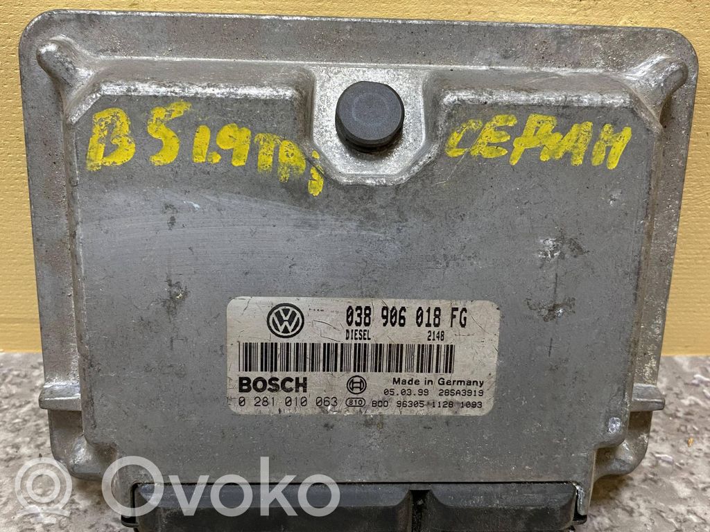 Volkswagen PASSAT B5 Engine control unit/module 