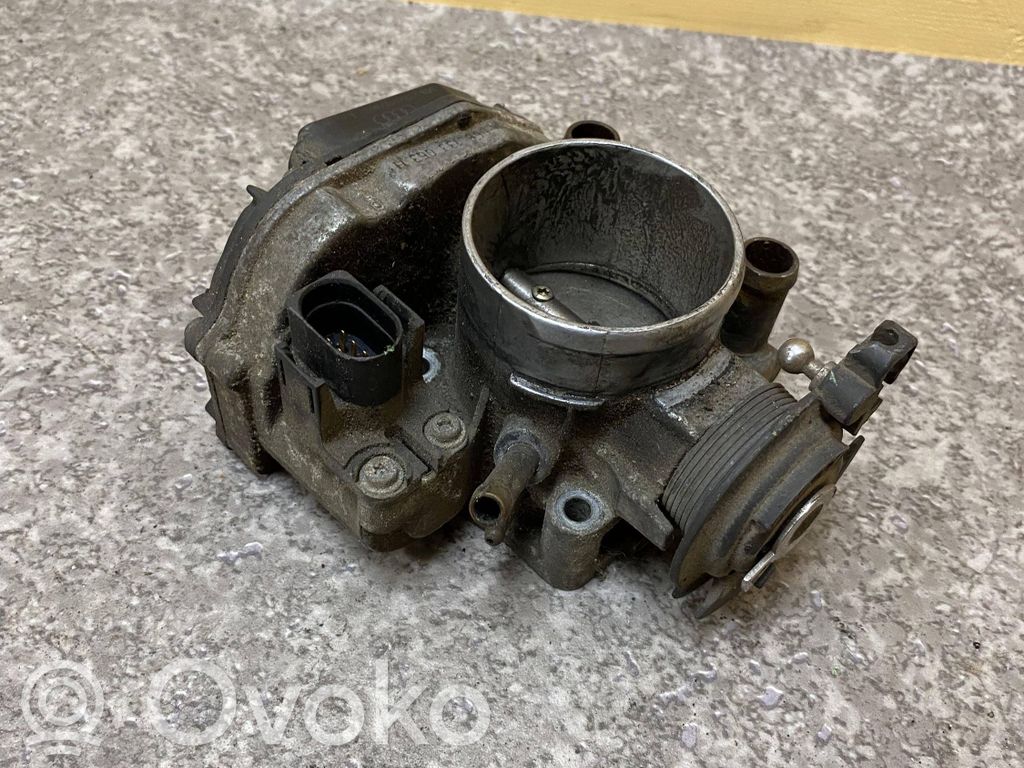 Audi A4 S4 B5 8D Soupape d'étranglement 