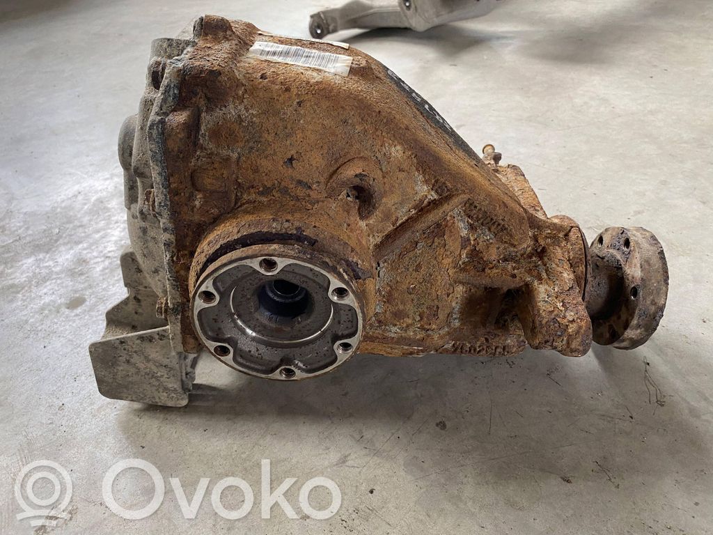 BMW 7 E65 E66 Galinis reduktorius 