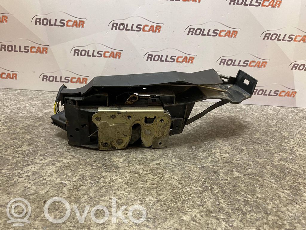 Ford Focus Priekšpusē slēdzene 