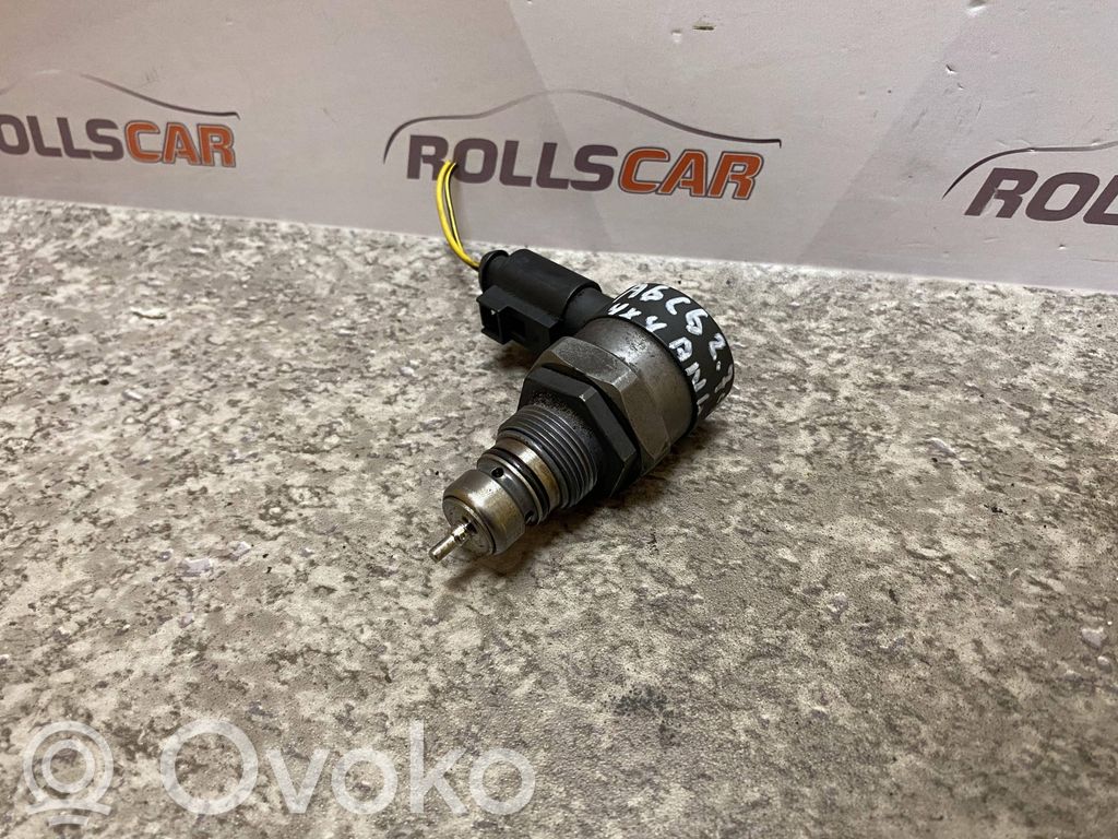 Audi A6 S6 C6 4F Czujnik ciśnienia paliwa 