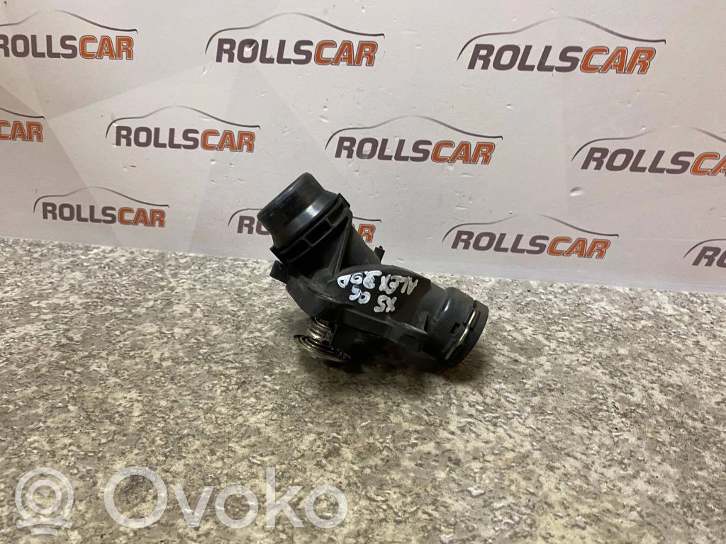 BMW X5 E53 Termostaatin kotelo 