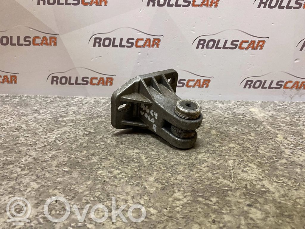 Audi A6 S6 C4 4A Front bumper mounting bracket 